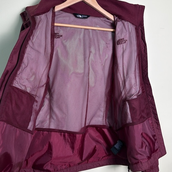 The North Face Burgundy Windbreaker Shell Jacket Hooded Size M - Picture 9 of 16